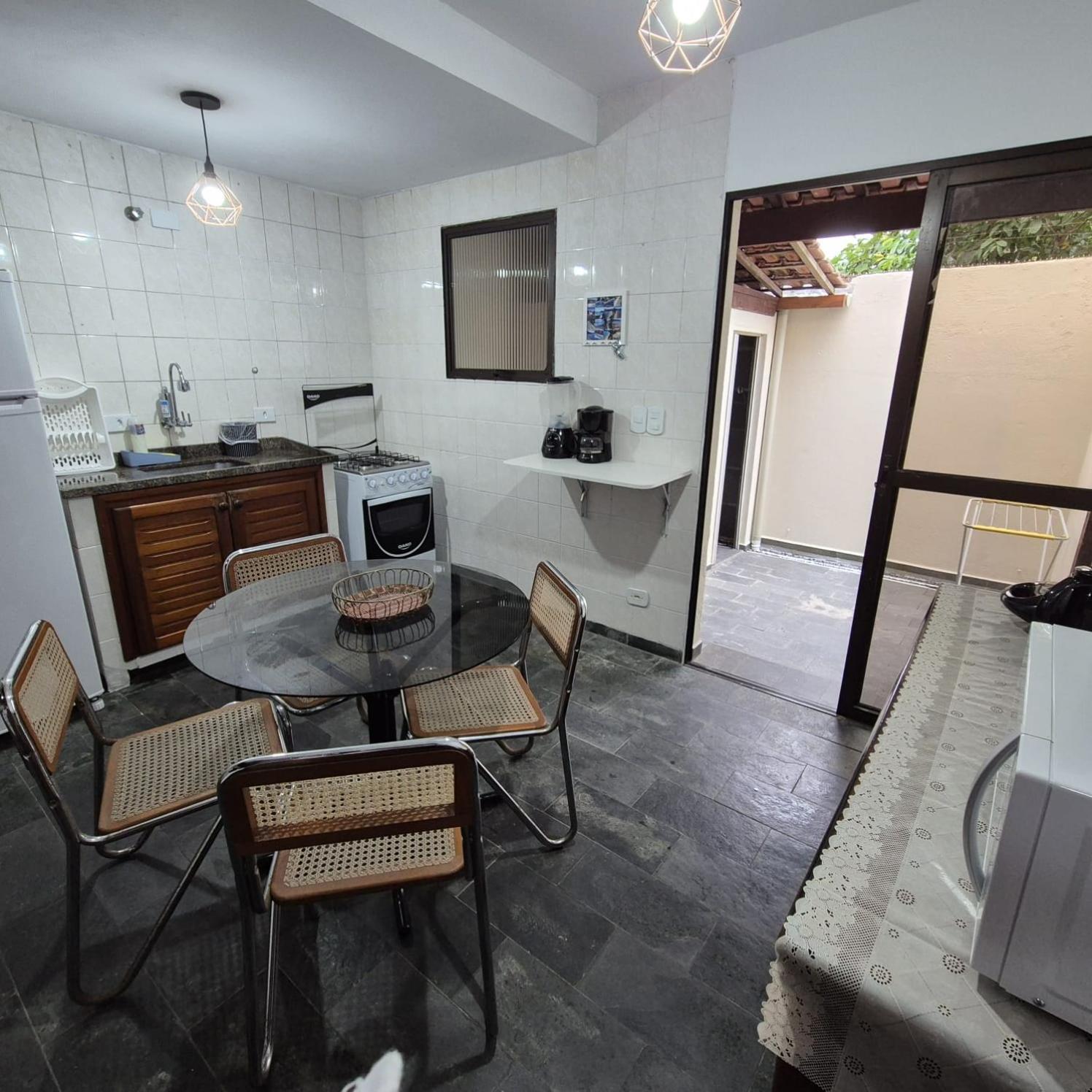 Casa Com 2quartos 1mezanino Wifi Piscina Casa de férias